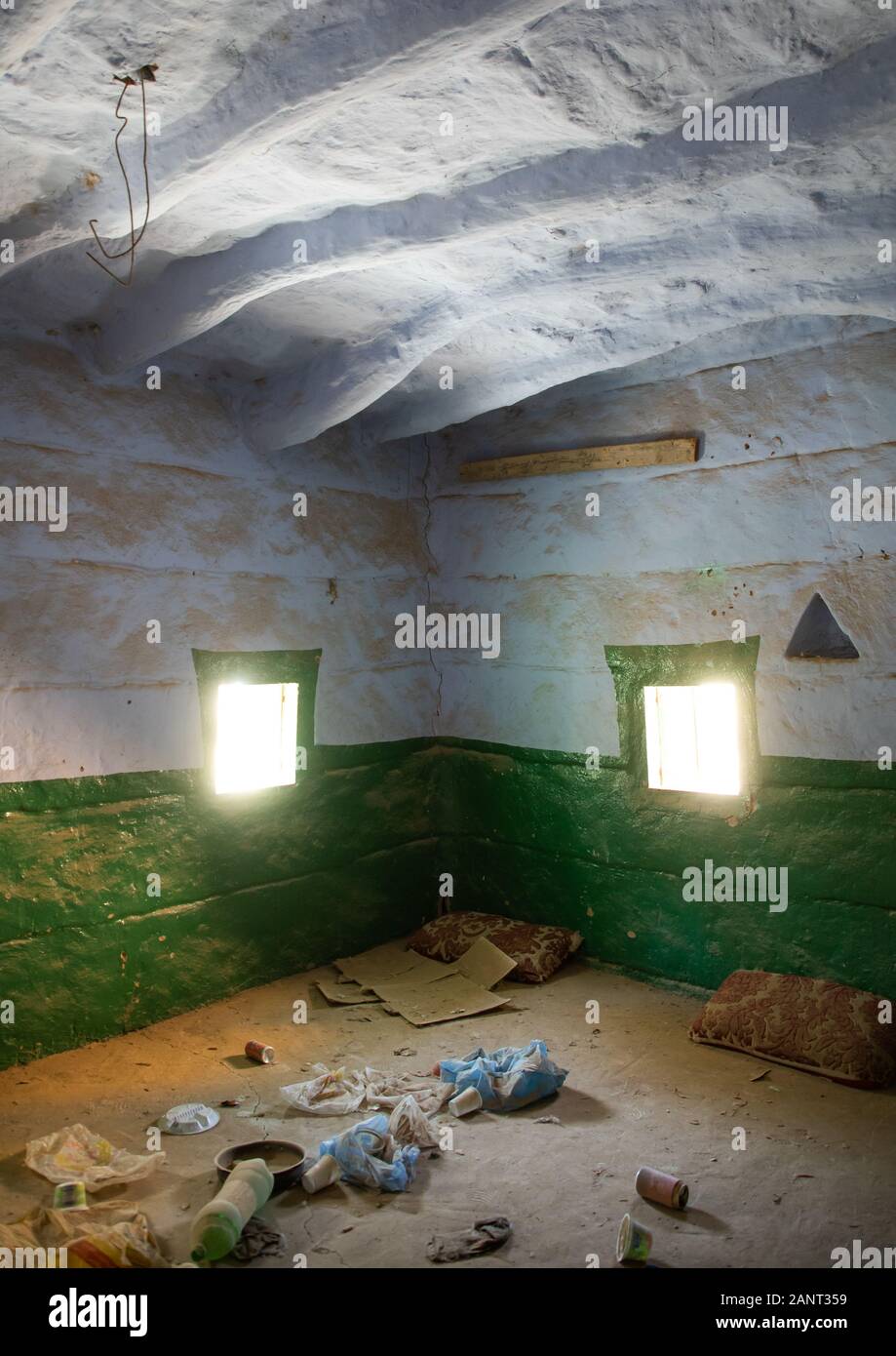 Al-qatt al-asiri traditionally female interior wall decoration in an abandonned house, Asir province, Dahran Aljanub, Saudi Arabia Stock Photo