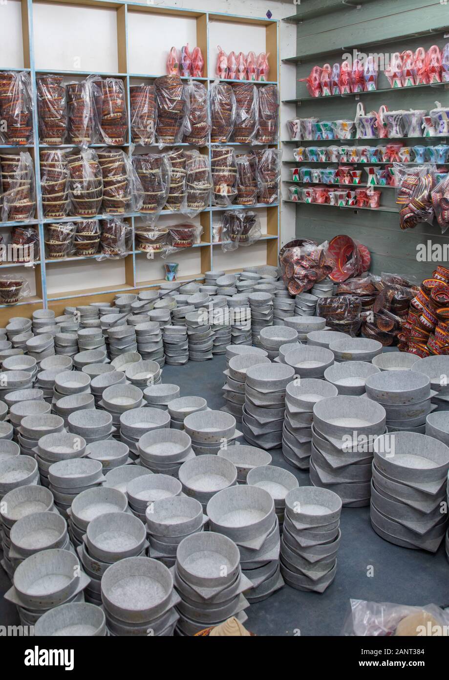 Natural stone kitchen bowls plates for sale in a shop, Najran Province, Najran, Saudi Arabia Stock Photo