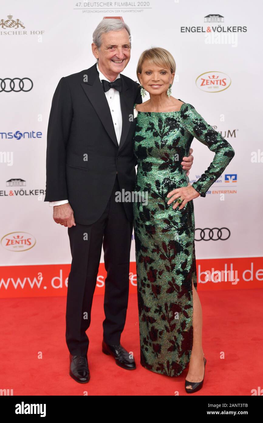 Munich, Germany. 18th Jan, 2020. Uschi GLAS (actress) with husband Dieter  HERMANN. 47th German Filmball Red Carpet, Red Carpet, on January 18, 2020.  H otel B ayerischer H of, M uenche n.