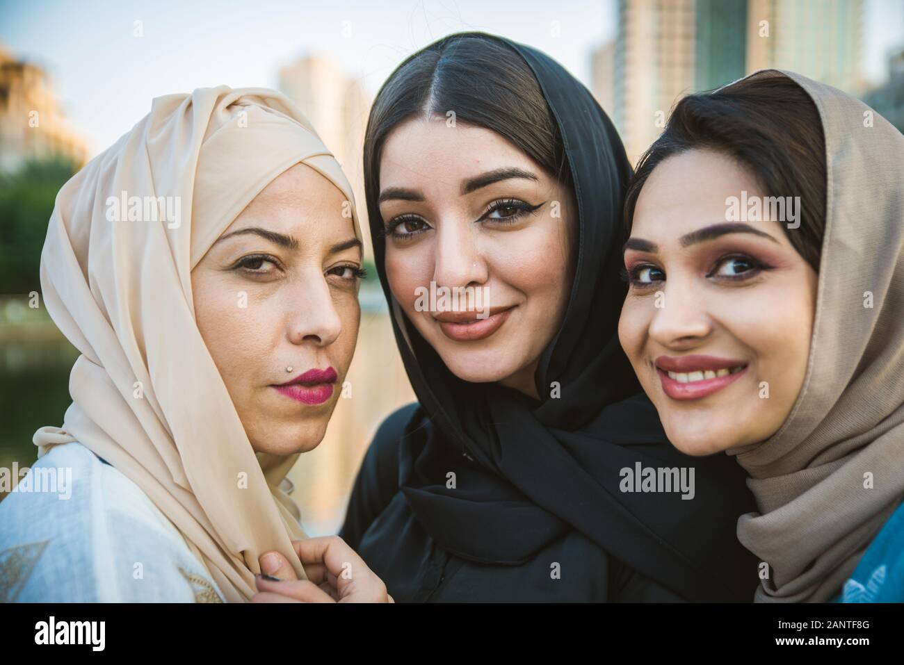 Arabic women hi-res stock photography and images - Alamy
