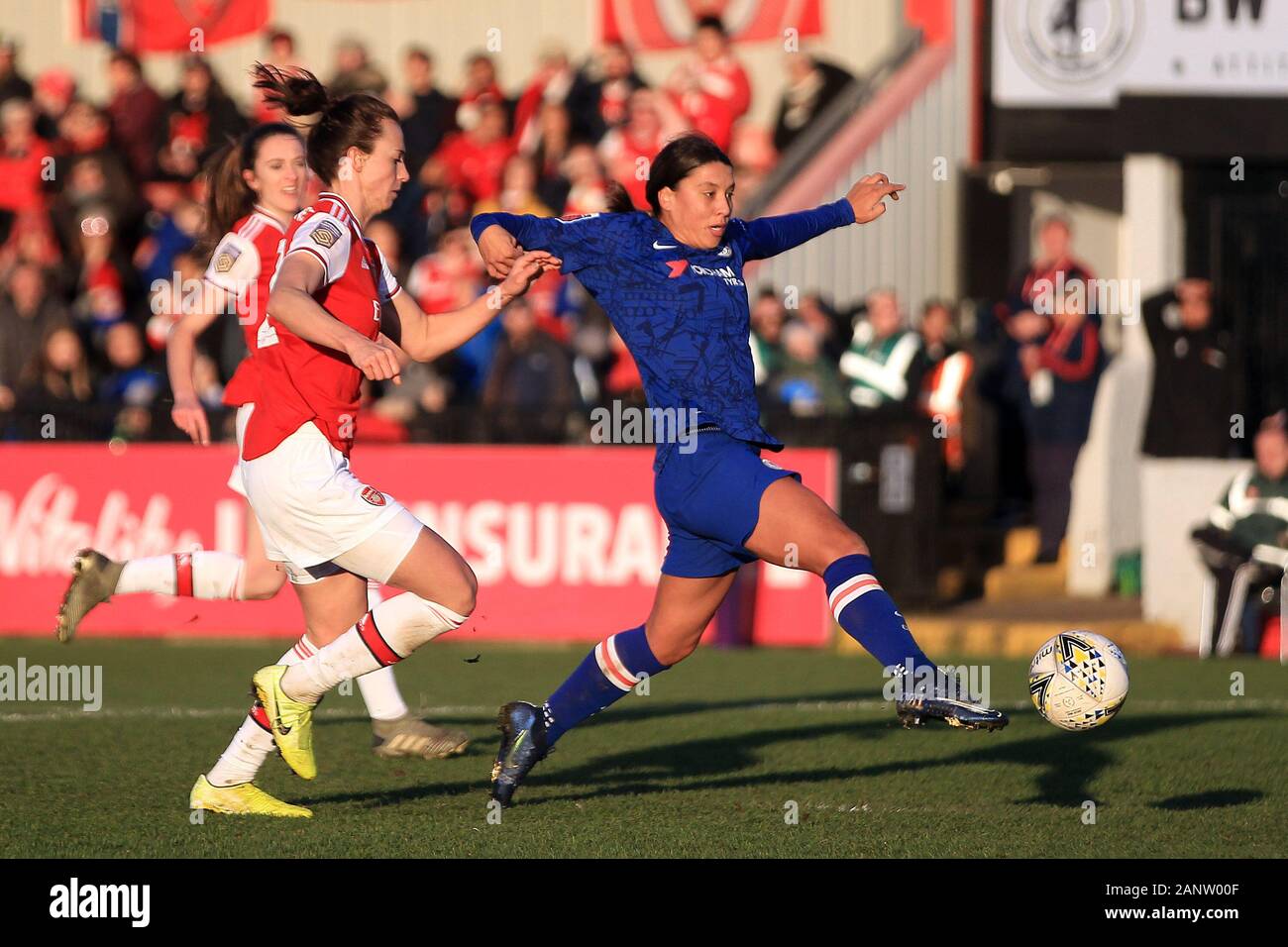 Borehamwood, UK. 19th Jan, 2020. Sam Kerr of Chelsea Women (R) takes a shot at goal. Barclays FA Womens superleague, Arsenal Women v Chelsea women at Meadow Park in Borehamwood, Herts on Sunday 19th January 2020. this image may only be used for Editorial purposes. Editorial use only, license required for commercial use. No use in betting, games or a single club/league/player publications. pic by Steffan Bowen/Andrew Orchard sports photography/Alamy Live news Credit: Andrew Orchard sports photography/Alamy Live News Stock Photo