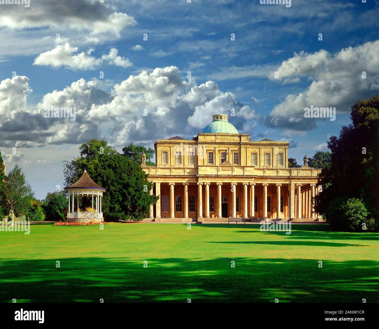Pump room cheltenham hires stock photography and images Alamy
