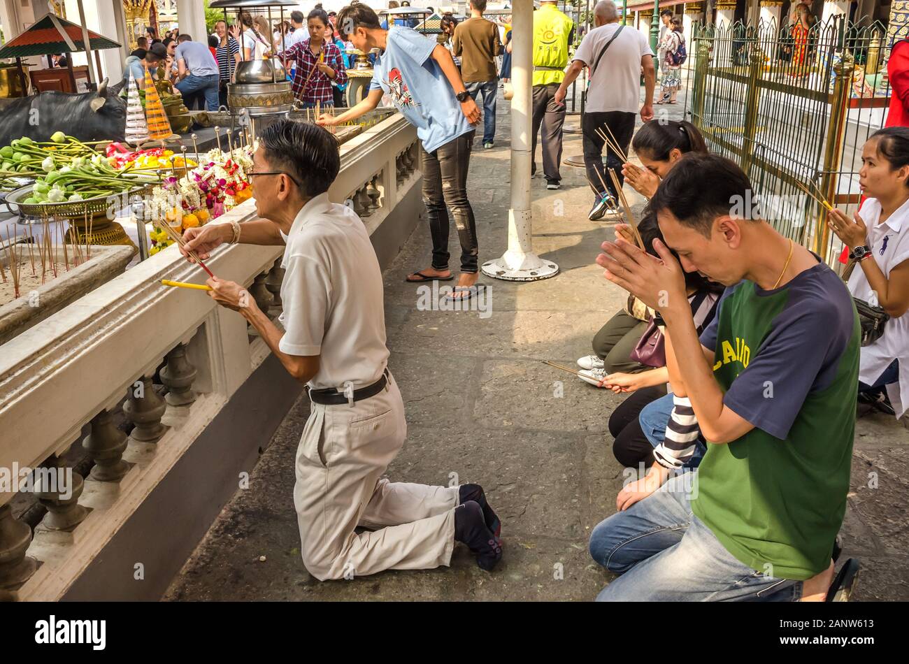 Bangkok buddhist incense burner hi-res stock photography and images - Alamy