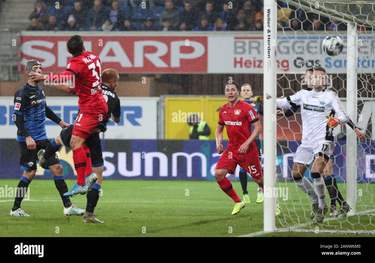 19 January 2020 North Rhine Westphalia Paderborn Football Bundesliga Sc Paderborn 07 Bayer Leverkusen 18th Matchday In The Benteler Arena Paderborns Klaus Gjasula L R Sebastian Vasiliadis And Goalkeeper Leopold Zingerle Could Not