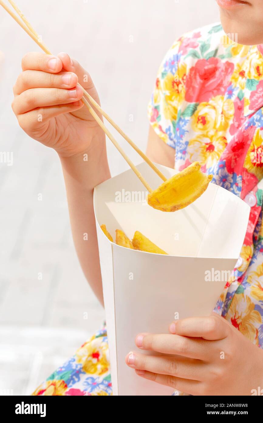 Download Potato Chips Bag Hand High Resolution Stock Photography And Images Alamy