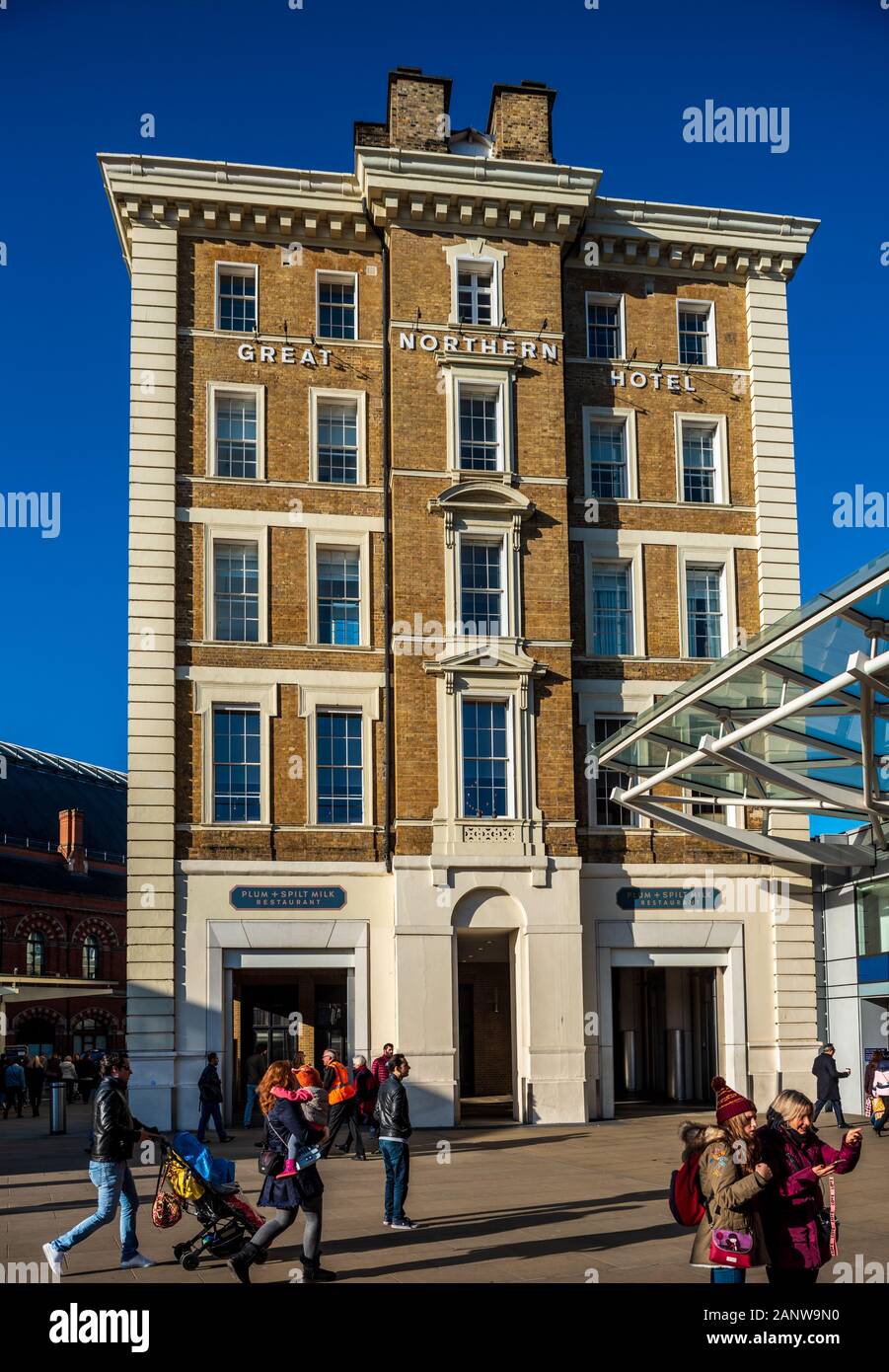 Great Northern Hotel at London's Kings Cross Station. Built 1854. Stock Photo