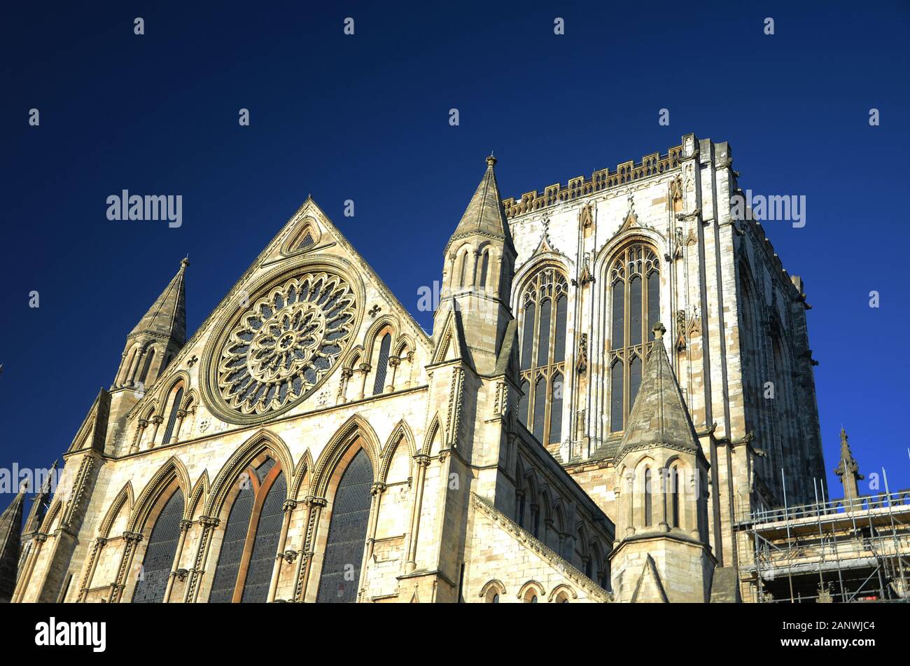 English perpendicular architecture hi-res stock photography and images ...