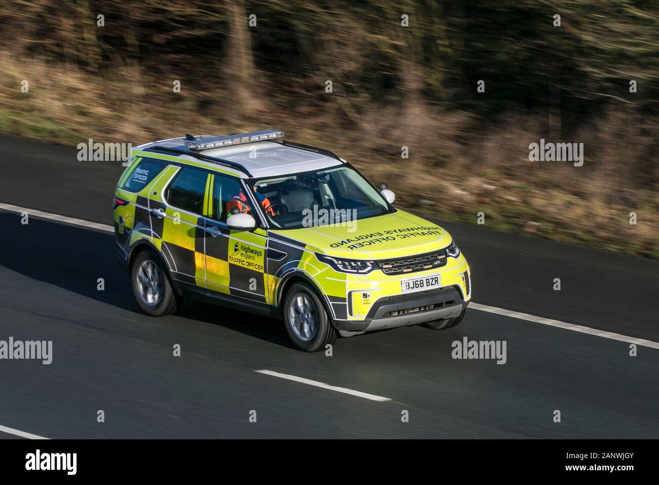 Highways Agency Land Rover Discovery Se Sdv6 Auto driving on the M6 motorway near Preston in Lancashire, UK Stock Photo