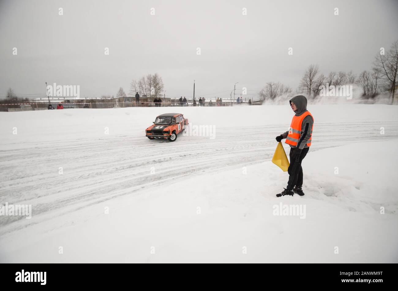 January 2020 - Novodvinsk. Start of the race on the ice track on old Soviet cars. Russia, Arkhangelsk region Stock Photo