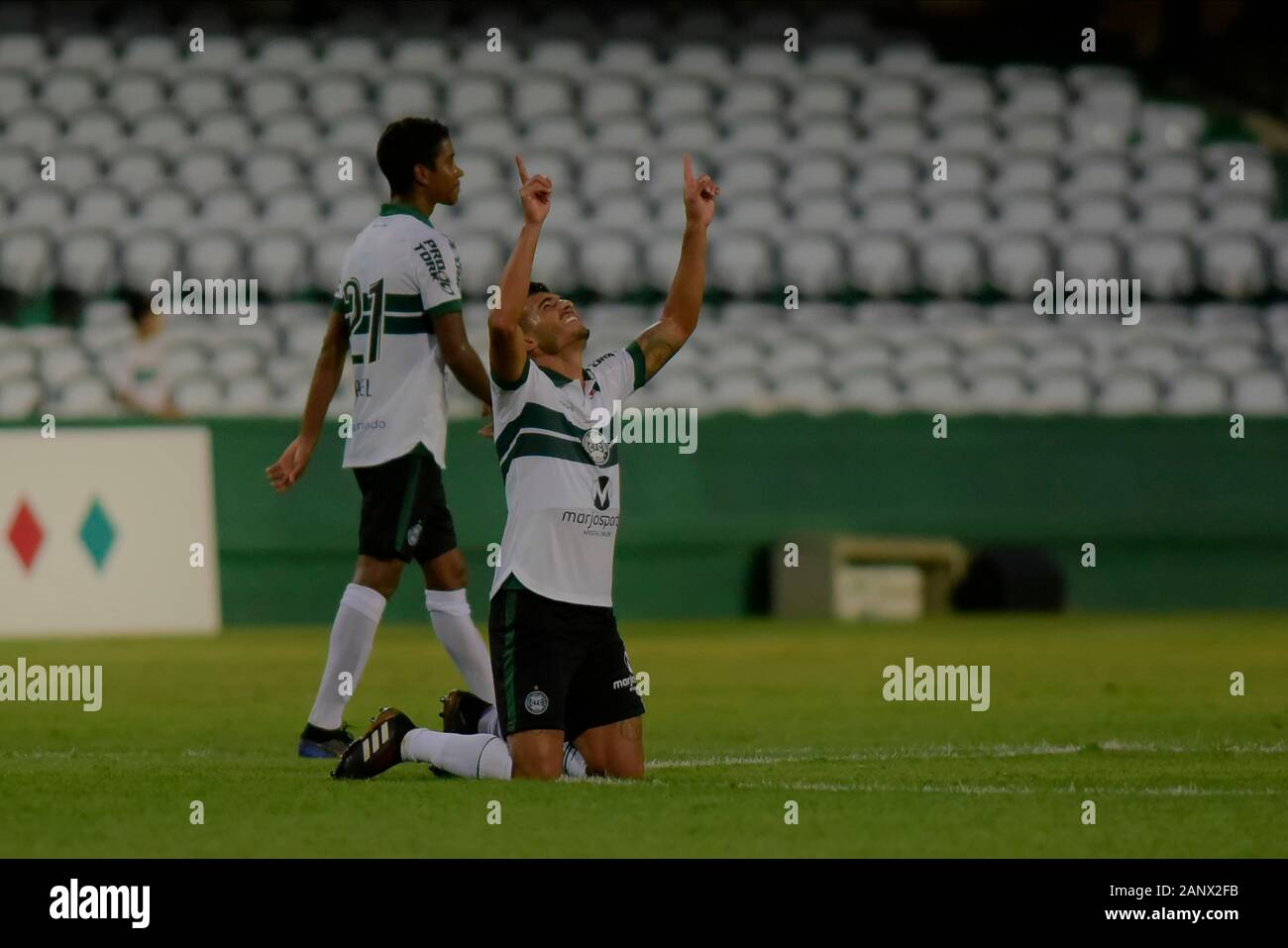 Curitiba, Brazil. 19th Jan, 2020. Guilherme Parede scores for Coxa during Coritiba and FC Cascavel. Match valid for the 1st round of the Campeonato Paranaense 2020. Curitiba. Pr. Credit: Reinaldo Reginato/FotoArena/Alamy Live News Stock Photo