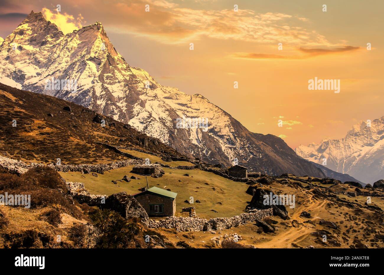 Himalaya mountains hi-res stock photography and images - Alamy