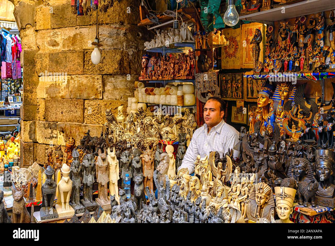 Market cairo egypt souvenirs hi-res stock photography and images - Alamy
