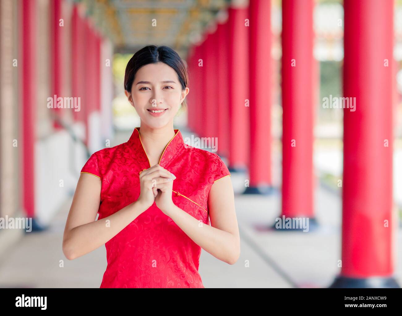 Chinese young woman traditional hi-res stock photography and images - Alamy