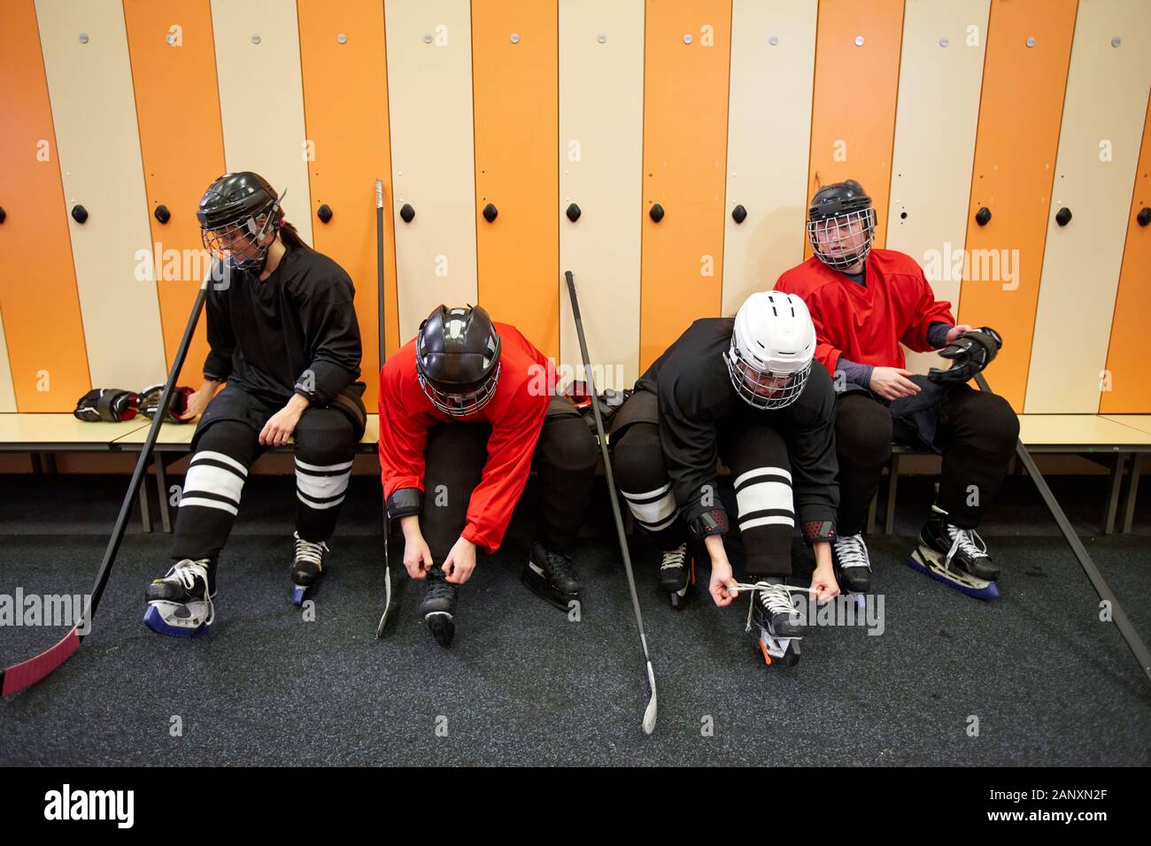 Team sport two people hires stock photography and images Alamy