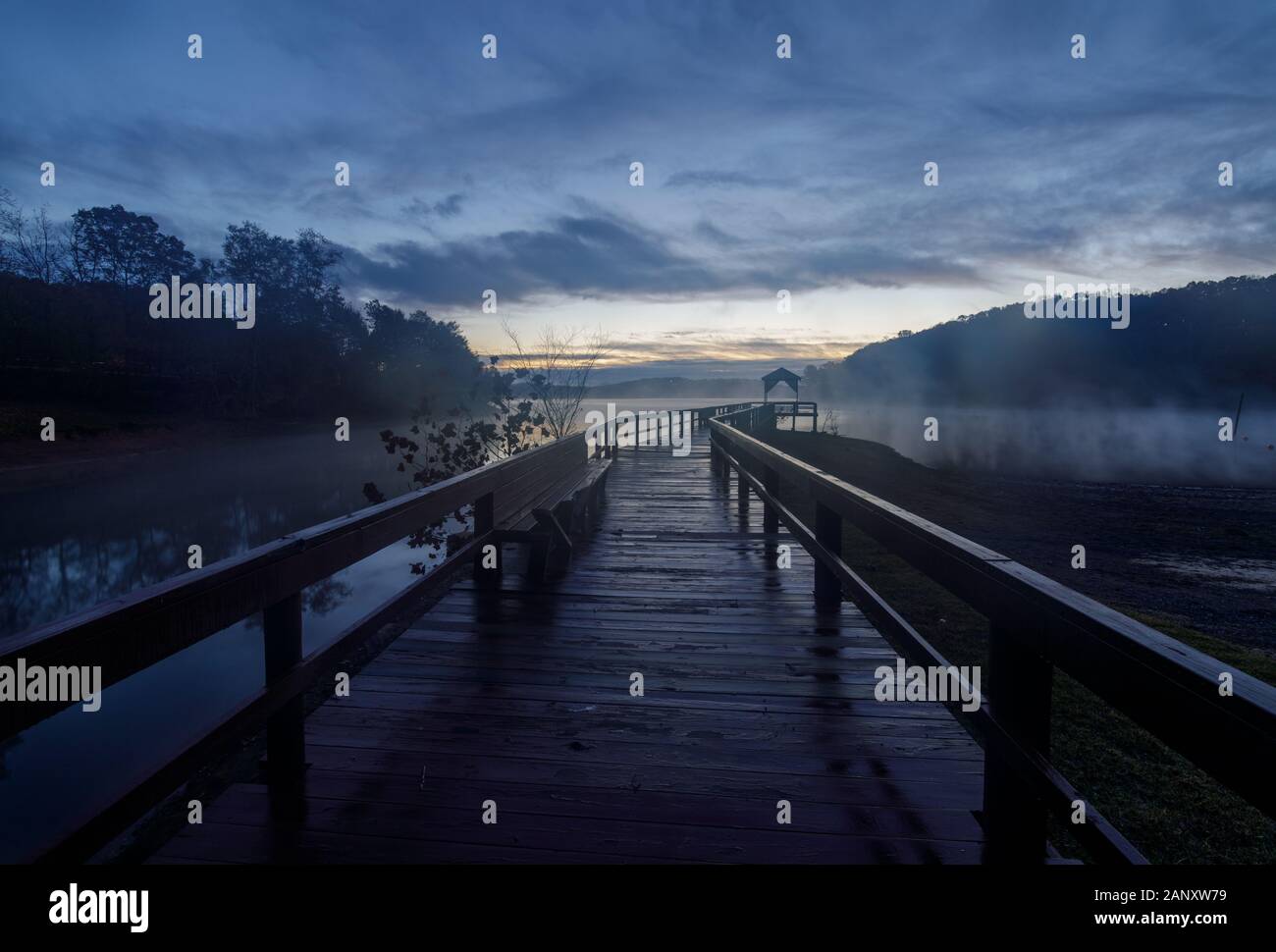 Twilight, Lake Sidney Lanier. Fog on a cold November morning at War Hill Park. War Hill Park is a large park on the north end of Lake Lanier in Dawson Stock Photo