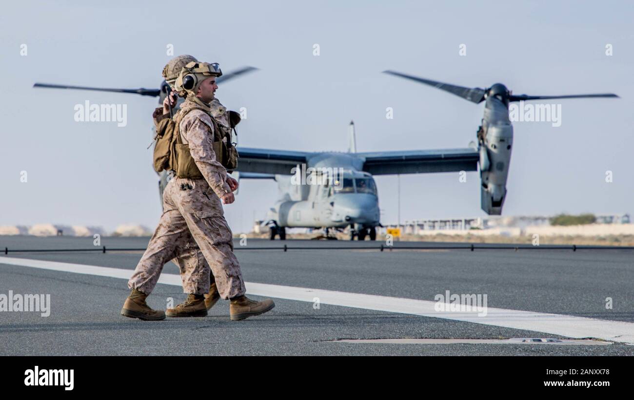 U.S. Marines with Marine Medium Tiltrotor (VMM) 161, attached to Special Purpose Marine Air-Ground Task Force – Crisis Response – Central Command (SPMAGTF-CR-CC) 19.2, participate in a helicopter support team exercise, Jan. 17, 2020. The SPMAGTF-CR-CC is a multiple force provider designed to employ ground, logistics and air capabilities throughout the Central Command area of responsibility. (U.S. Marine Corps photo by Sgt. Branden J. Bourque) Stock Photo