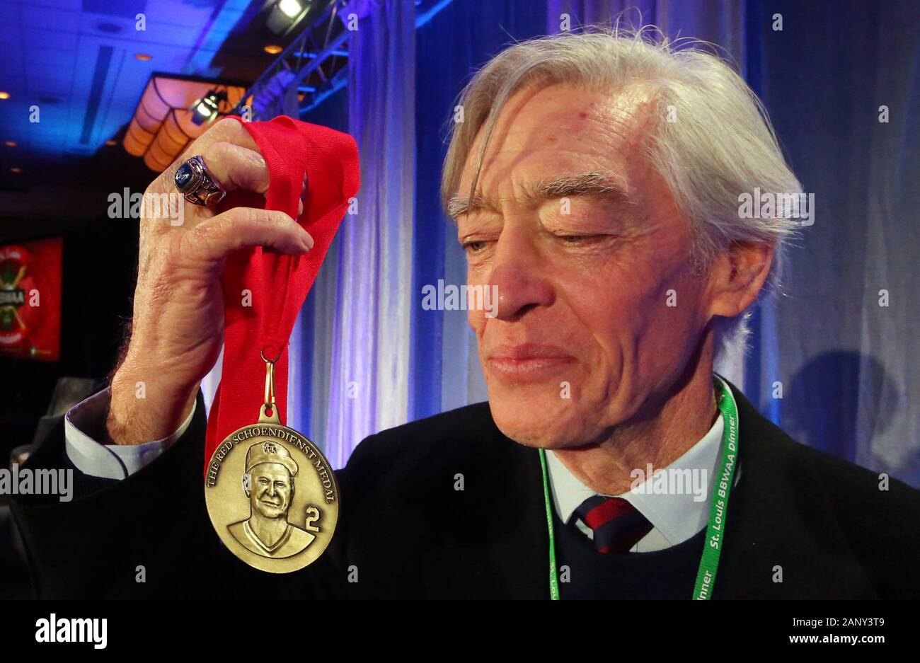 St. Louis, United States. 20th Jan, 2020. Former St. Louis Cardinals catcher and the newest member of the National Baseball Hall of Fame Ted Simmons, gets a closer look at the Red Schoendienst Medal given to him by the St. Louis Chapter of the Baseball Writers' Association of America in St. Louis on Sunday, January 19, 2020. Photo by Bill Greenblatt/UPI Credit: UPI/Alamy Live News Stock Photo