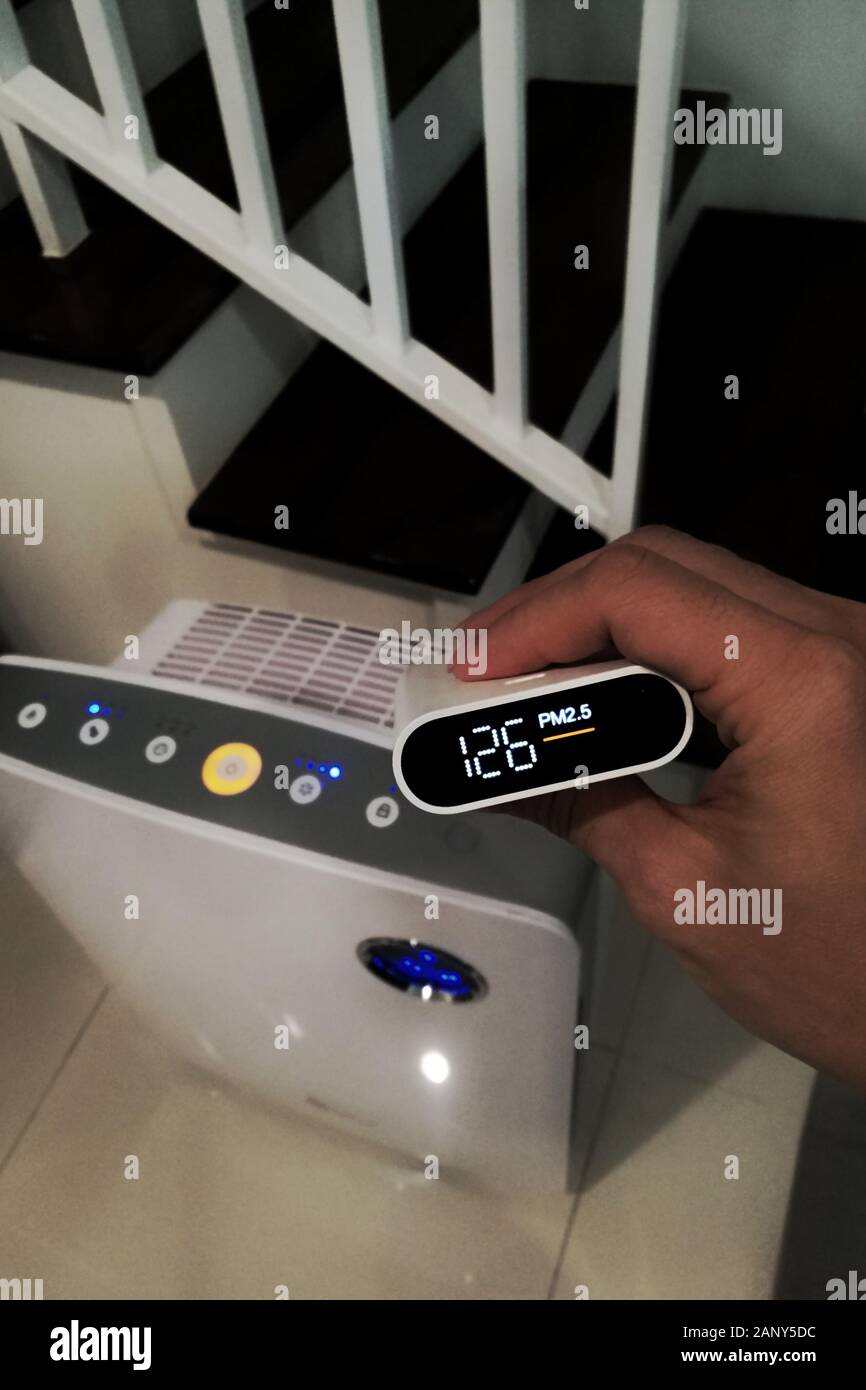 How can I choose an effective air pollution mask? | Knowledge Base | IQAir