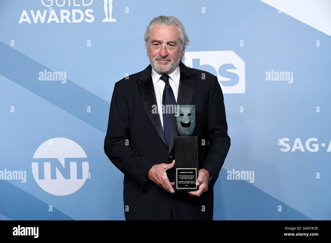 Los Angeles, California, USA. 19th Jan 2020. Robert De Niro poses in