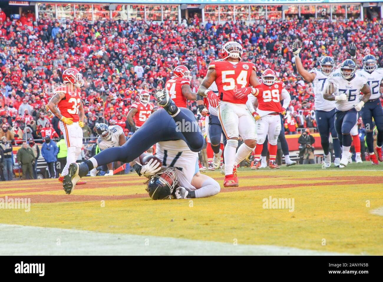 Tennessee Titans offensive tackle Dennis Kelly (71) scores a 1-yard touchdown pass in the second quarter against the Kansas City Chiefs during the AFC Championship, Sunday, Jan 19, 2020, in Kansas City, Mo. The Chiefs beat the Titans 35-24. (Photo by IOS/ESPA-Images) Stock Photo