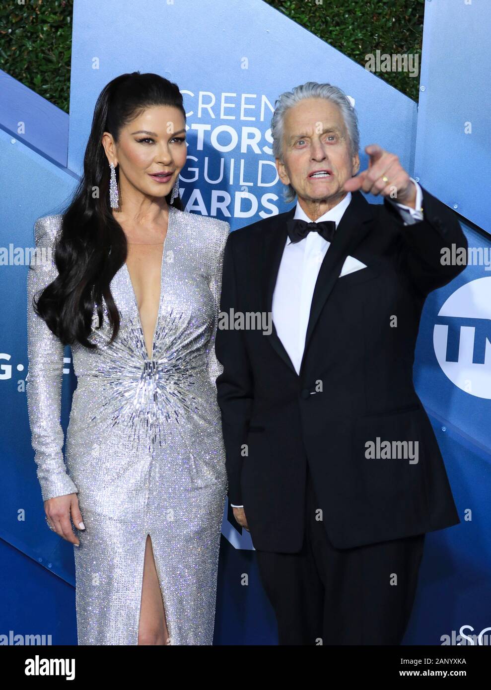 (200120) -- LOS ANGELES, Jan. 20, 2020 (Xinhua) -- Actor Michael Douglas and actress Catherine Zeta-Jones attend the 26th Annual Screen Actors Guild (SAG) Awards held at the Shrine Auditorium in Los Angeles, the United States, Jan. 19, 2020. (Xinhua/Li Ying) Stock Photo
