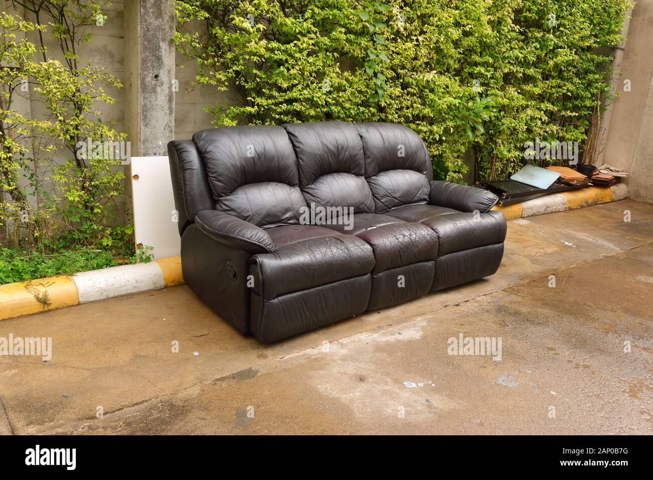 Abandoned sofa couch hires stock photography and images Alamy