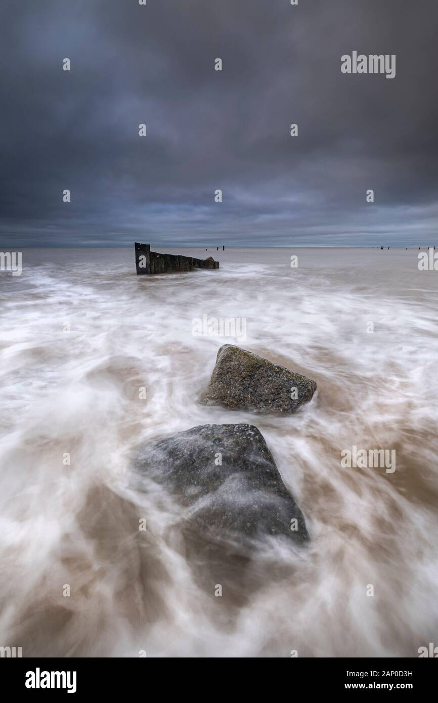 Broken sea defences on the Norfolk coast at Happisburgh Stock Photo - Alamy
