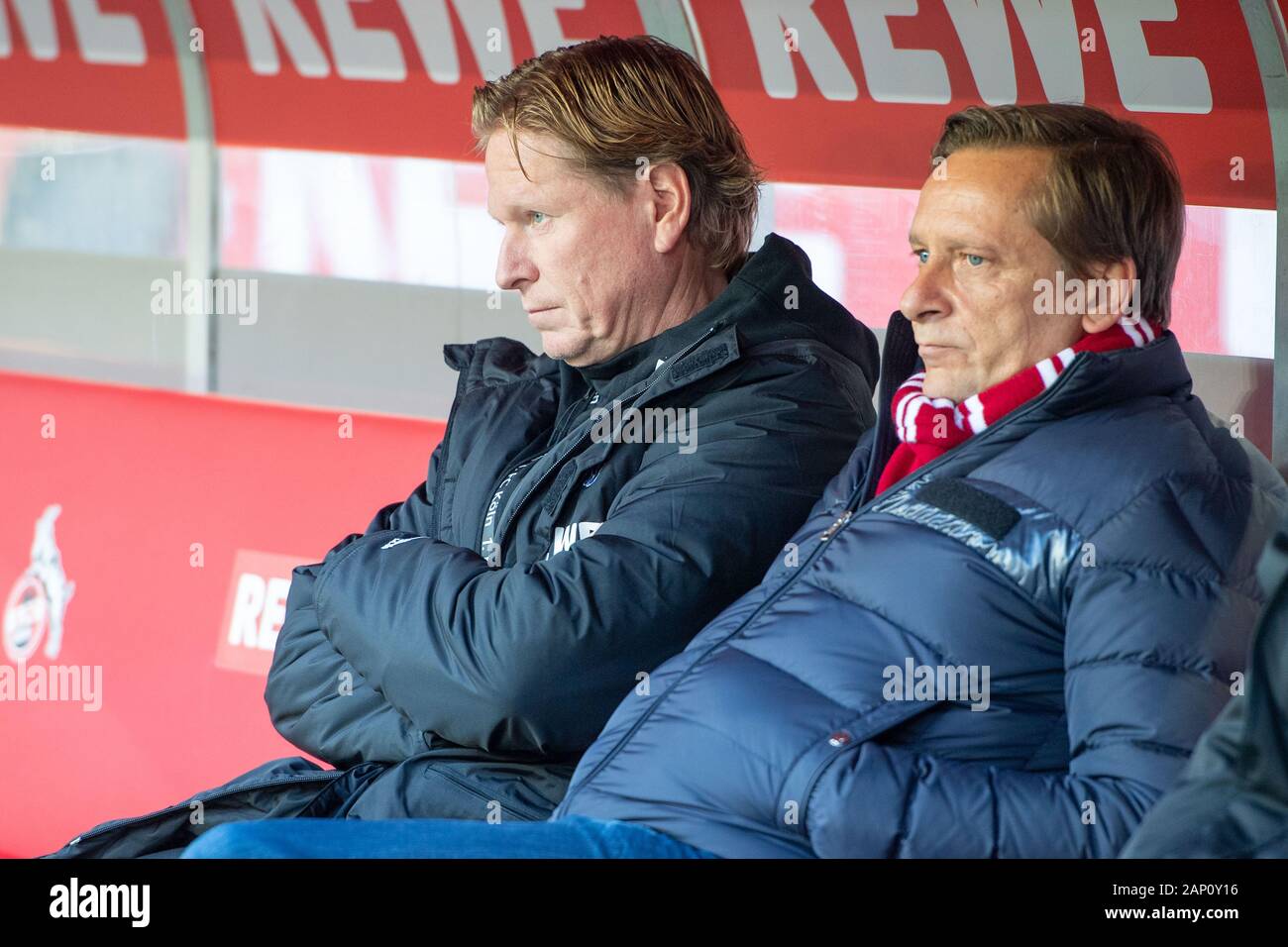 Markus GISDOL (left, coach, K) and Horst HELDT (sports director, manager, K)  sit on the bench,