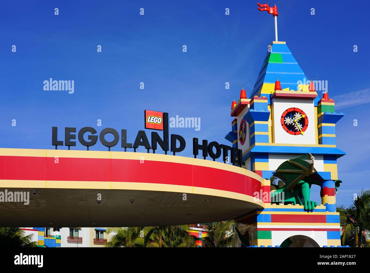 CARLSBAD, CA -4 JAN 2020- View of the Legoland Hotel at Legoland  California, an amusement theme park based on Lego toys located near San  Diego, Califo Stock Photo - Alamy