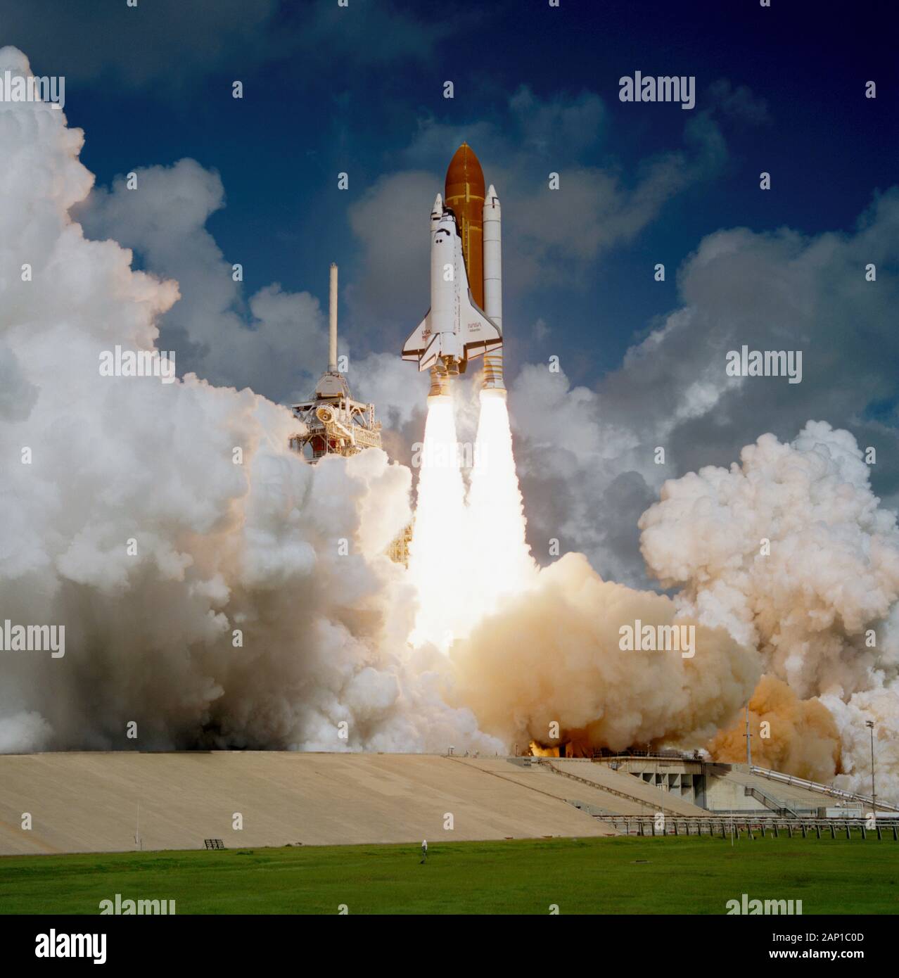 KENNEDY SPACE CENTER, USA - 3 Oct 1985 - 1st Flight of Atlantis – The space shuttle Atlantis, mission STS-51J, launches on its maiden voyage from NASA Stock Photo