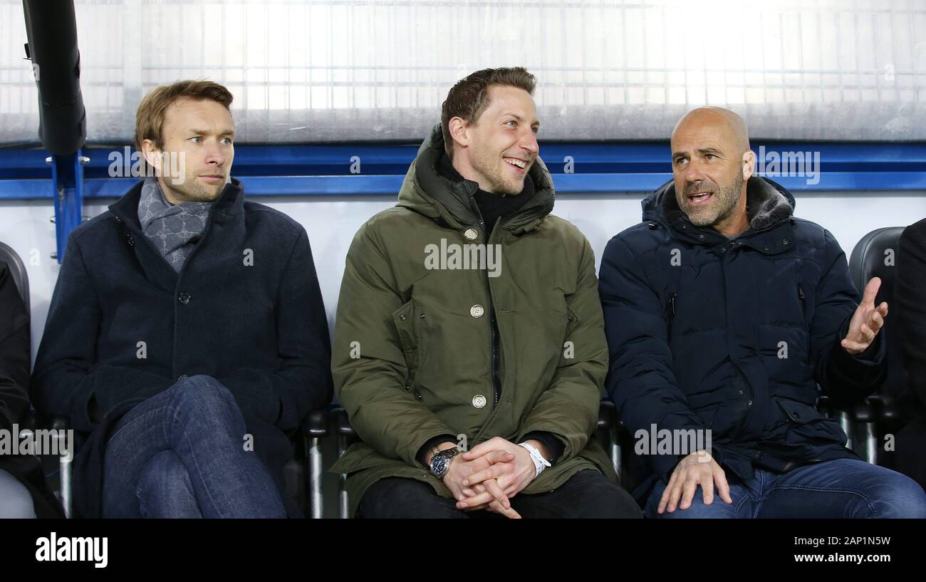 BayArena Leverkusen Germany ,15th February .2014, Football Bundesliga  Season 2013/14, matchday 21, Bayer 04 Leverkusen - Schalke 04 1:2 ---  Klaas-Jan Huntelaar (S04) shows his teeth, Leverkusens Simon Rolfes, Stefan  Kie§ling (Kiessling)