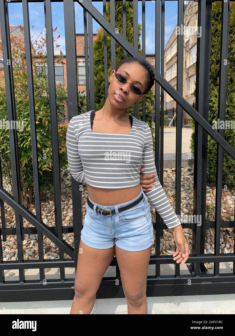 African american teenager girl hi-res stock photography and images - Alamy