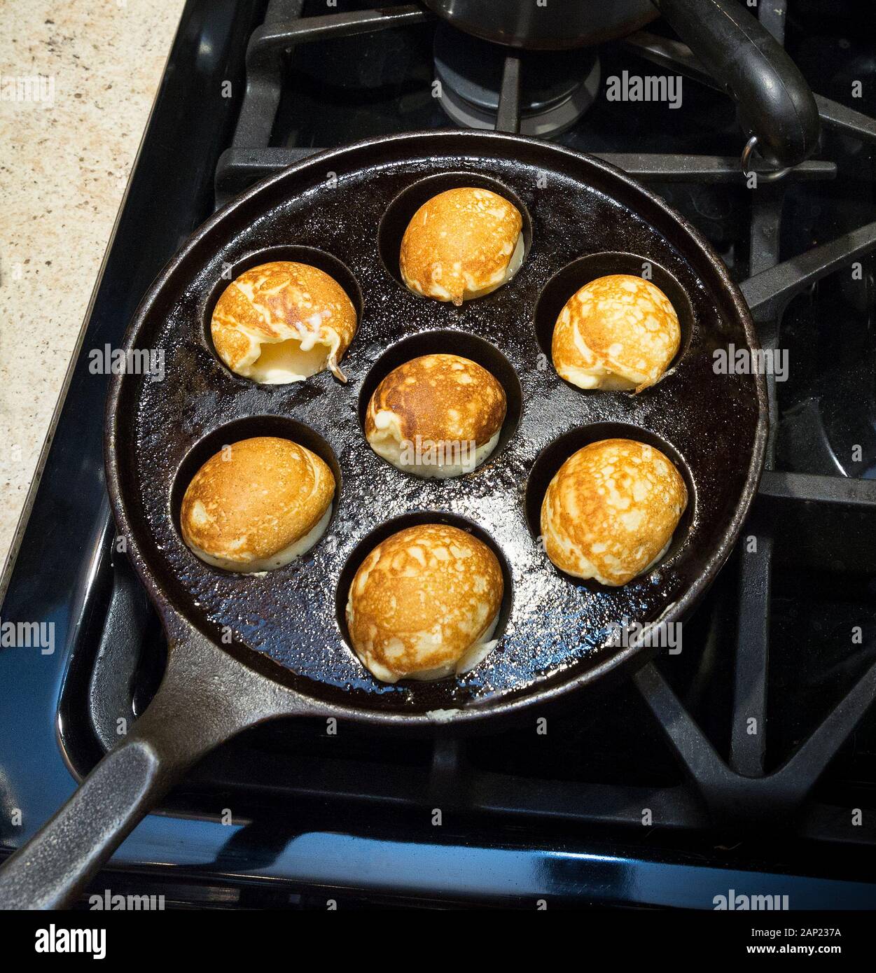 Cast iron cooking range hi-res stock photography and images - Alamy