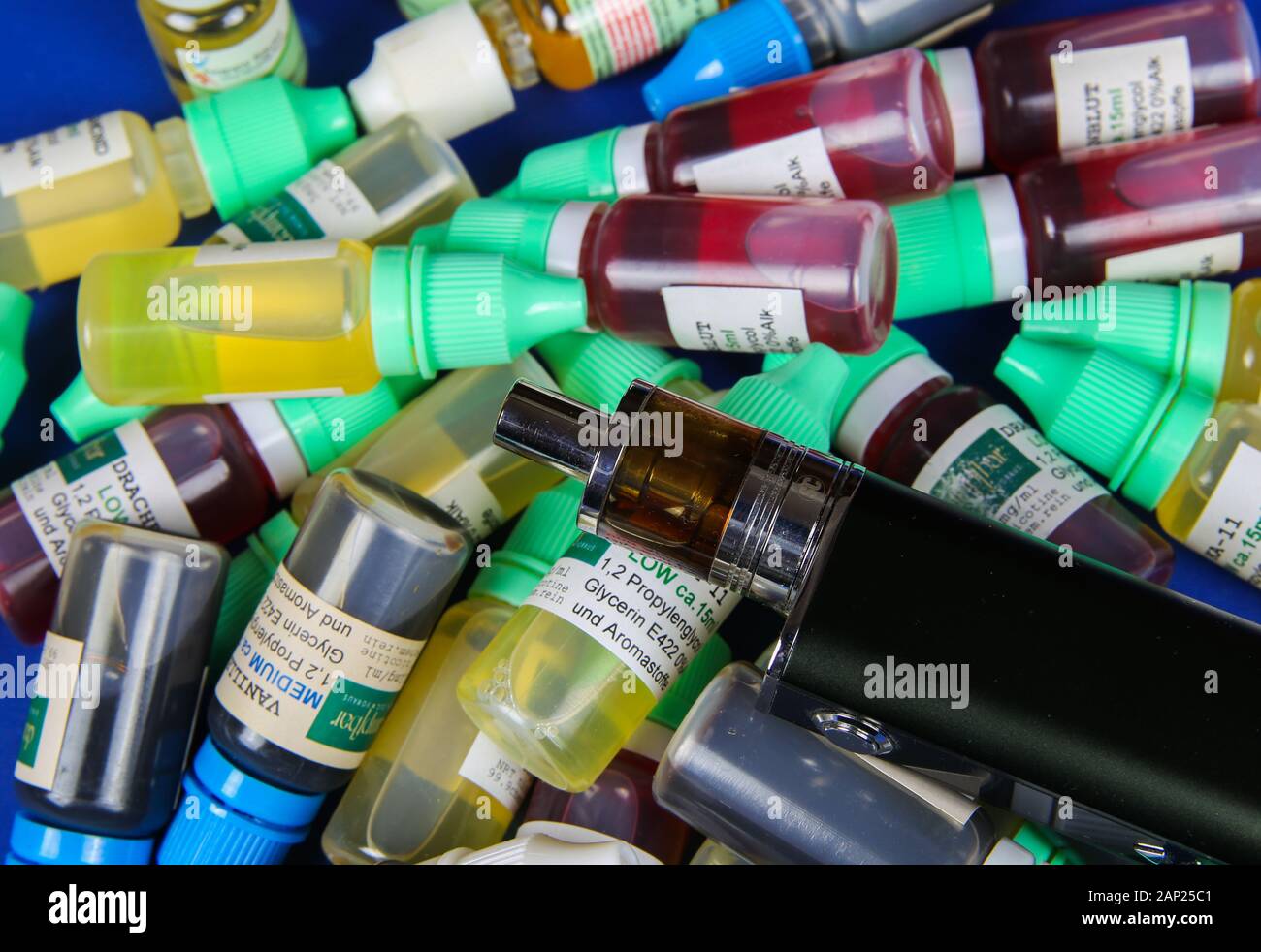 E cigarette juices hi-res stock photography and images - Alamy