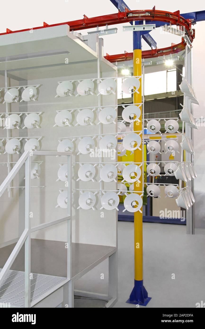 Finishing Line Conveyor For Coating And Painting Stock Photo Alamy finishing-line-conveyor-for-coating-and-painting-stock-photo-alamy