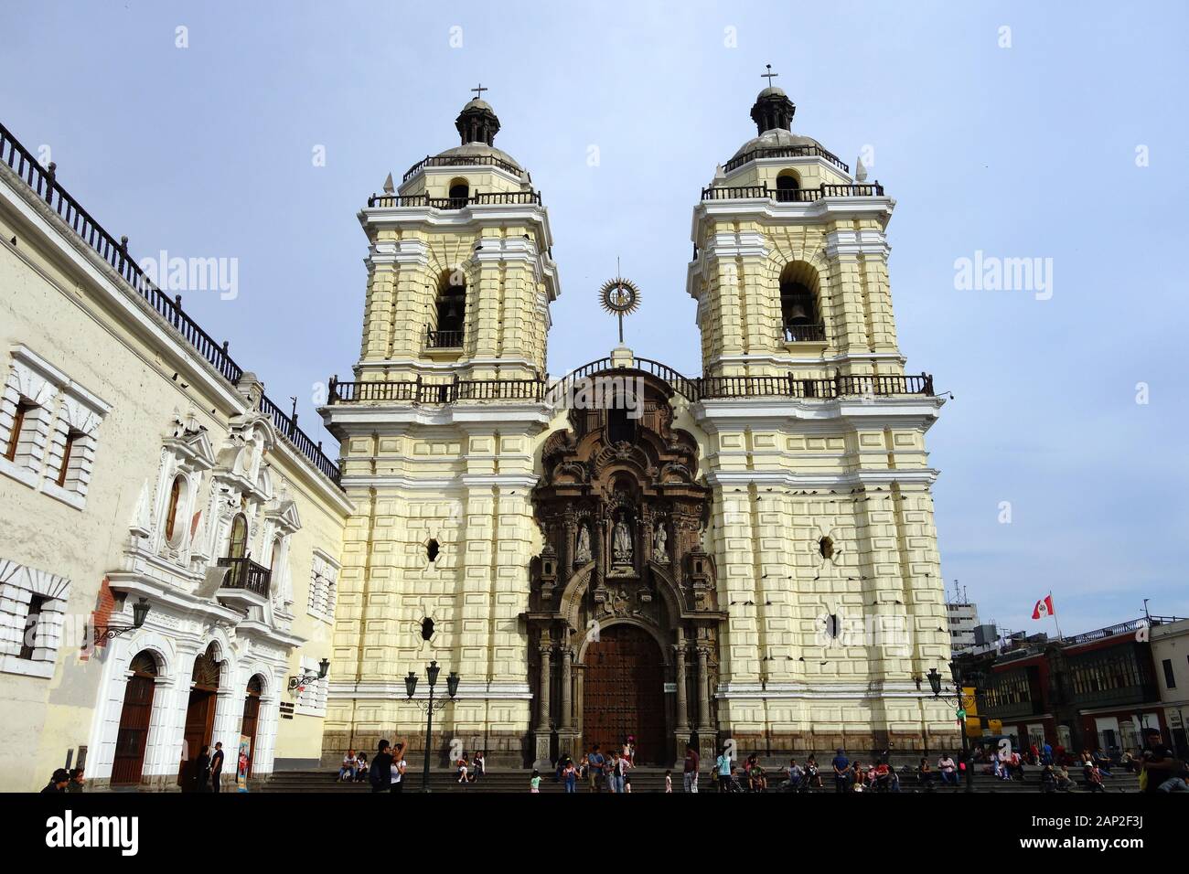 Basilica and convent of san francisco of lima hi-res stock photography ...