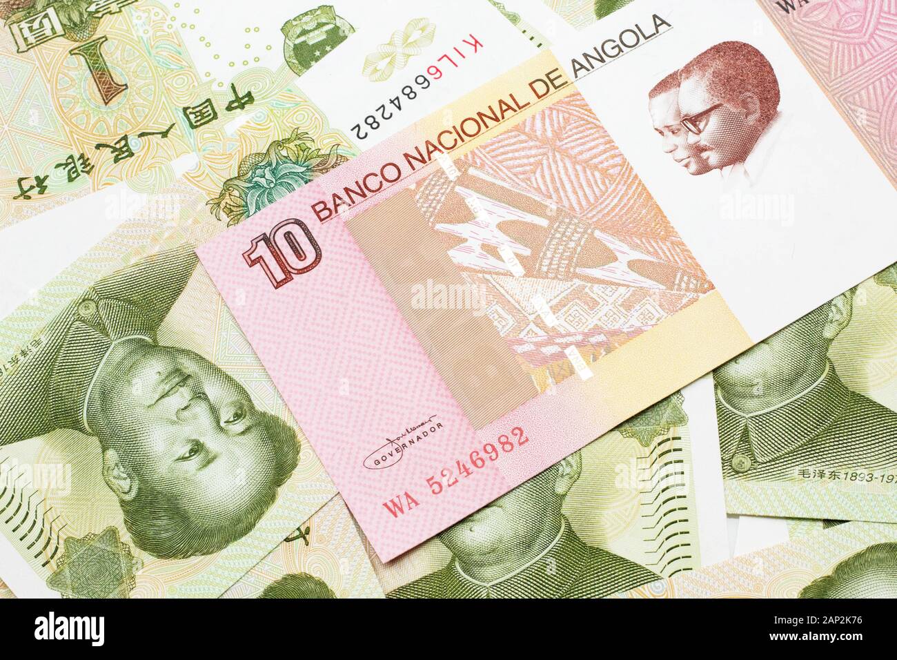Chinese notes coins hi-res stock photography and images - Alamy