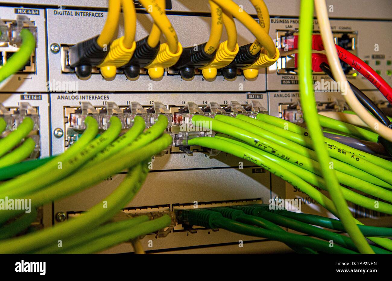 Database server storage line hi-res stock photography and images - Alamy