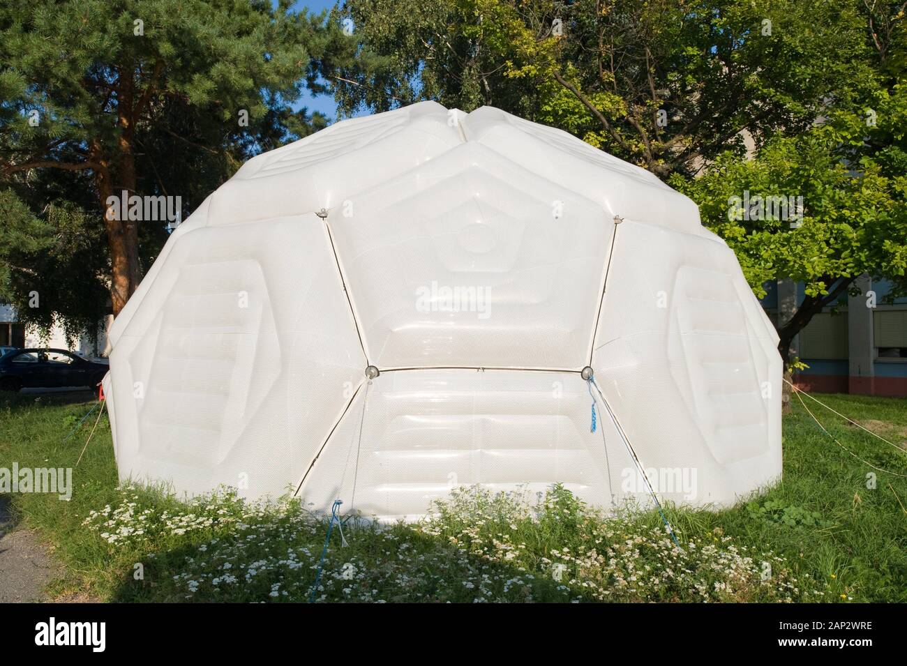 Aufblasbares Zelt - Inflatable Tent Stock Photo - Alamy
