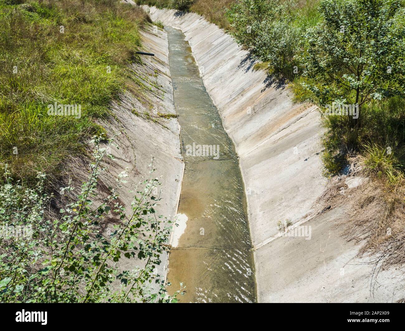 Neighborhood drainage ditch hi-res stock photography and images - Alamy