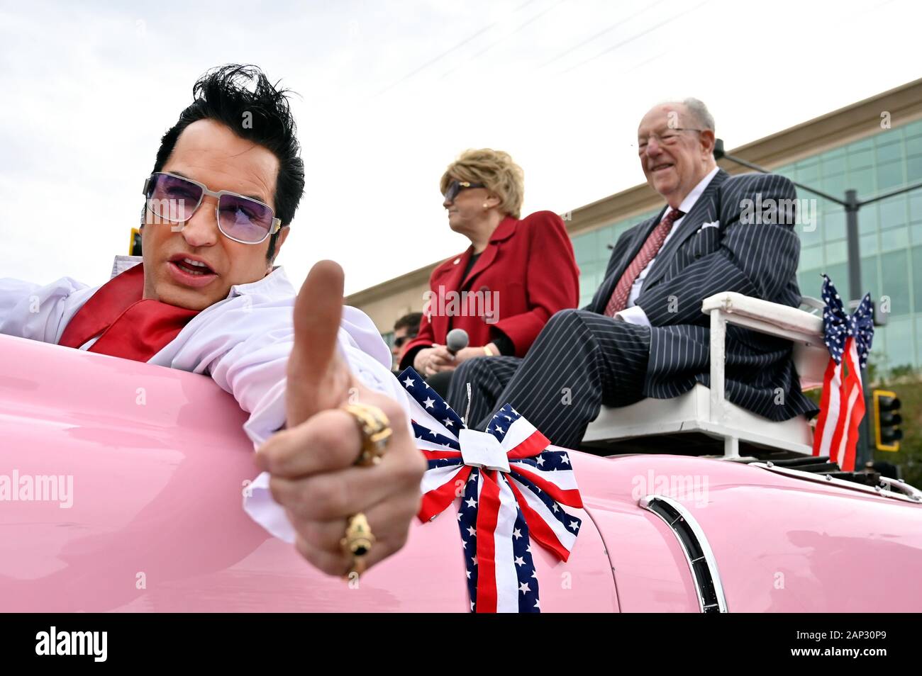 las-vegas-nevada-usa-20th-jan-2020-an-elvis-presley-impersonator-drives-las-vegas-city-mayor-carolyn-goodman-and-her-husband-oscar-goodman-in-the-38th-annual-martin-luther-king-jr-day
