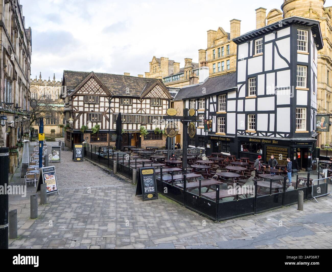 The Mitre hotel, Old Wellington and Sinclair's Oyster Bar, Manchester Stock Photo