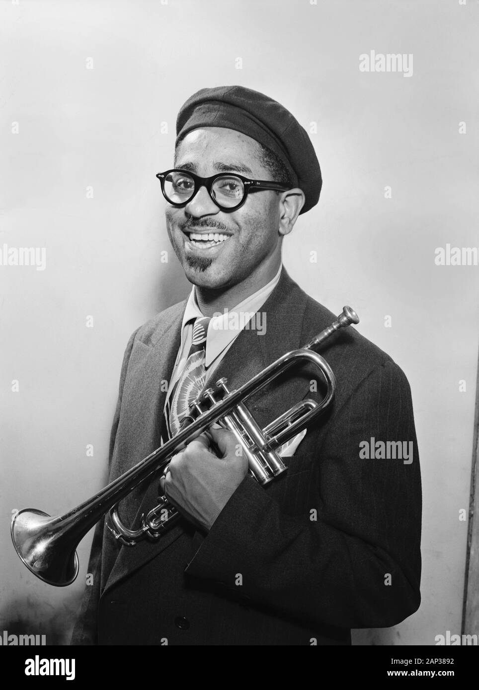 Dizzy Gillespie, Half-Length Portrait, New York City, New York, USA, photograph by William P. Gottlieb, May 1947 Stock Photo