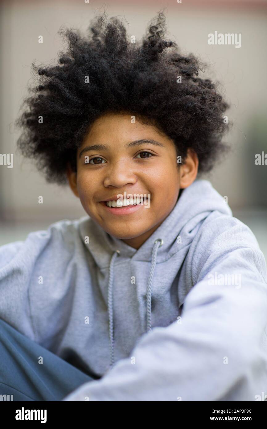 Black teenage boy curly hair hi-res stock photography and images - Alamy Black teenage boy curly hair hi-res stock photography and images - Alamy