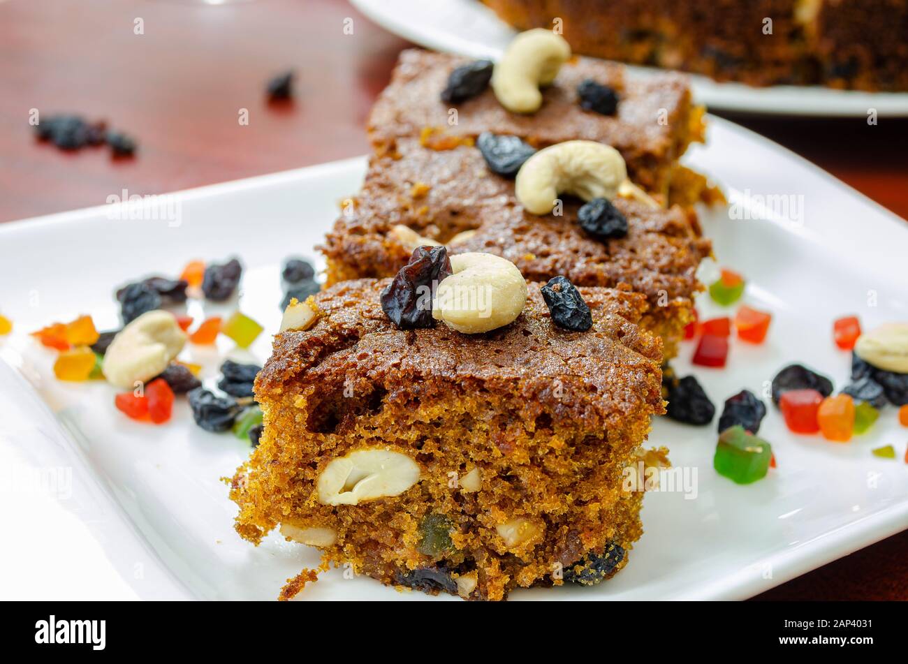 Plum cake hi-res stock photography and images - Alamy