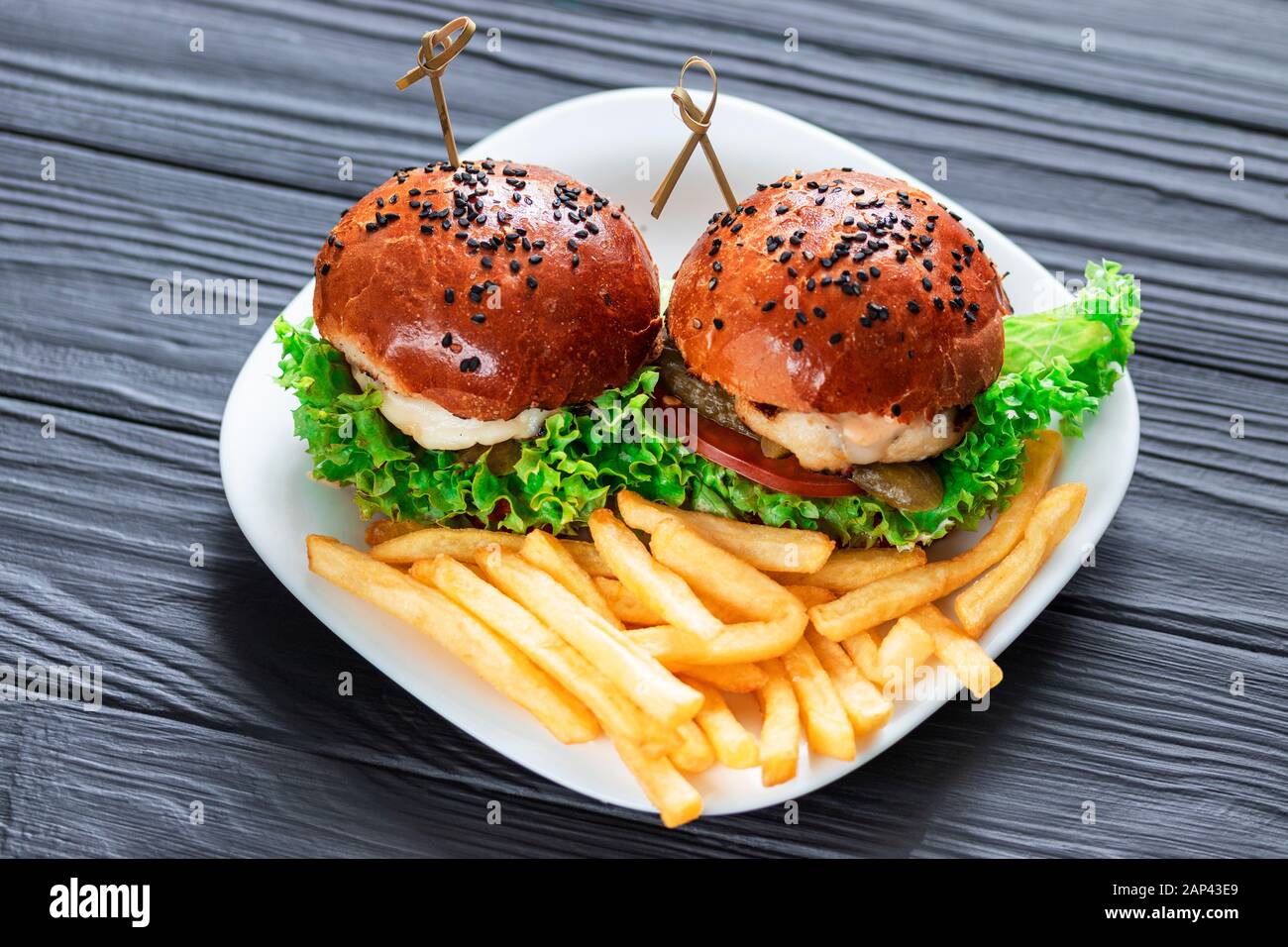 Fresh Burger Fries High Resolution Stock Photography And Images Page 33 Alamy