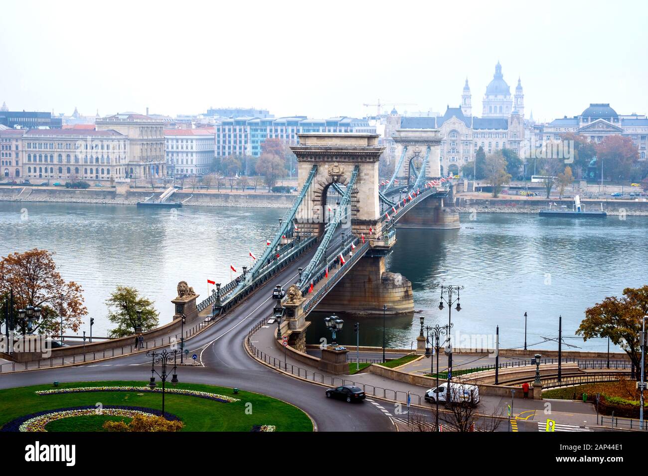 Beautiful view of the Chain Bridge over the Danube river in Budapest Stock Photo