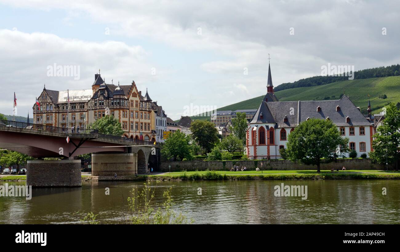 Piesport, looking across the Moselle from the old town Stock Photo
