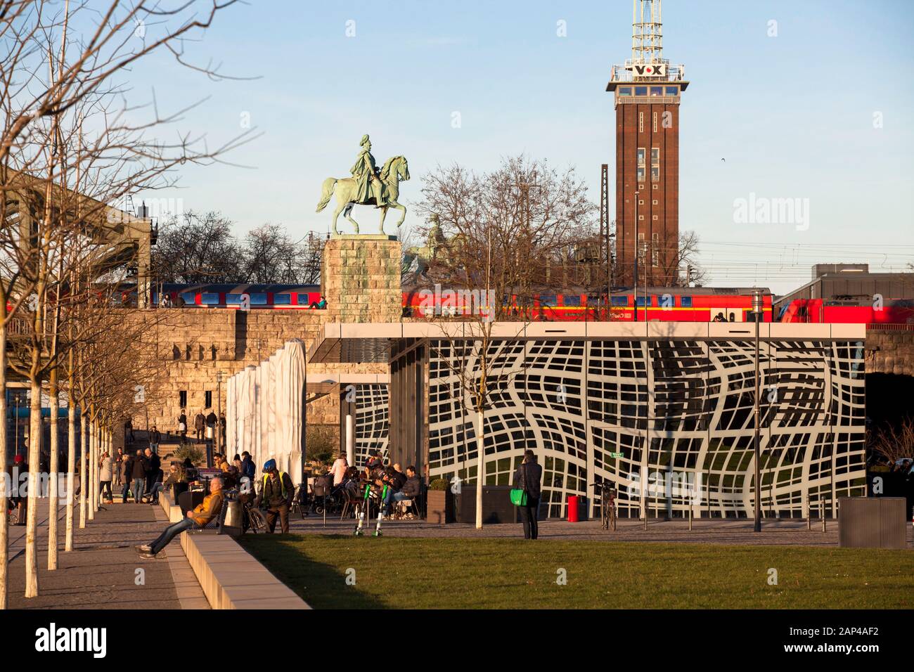 the restaurant Sticky Fingers in front of the hotel Hyatt Regency on the banks of the river Rhine in the district Deutz, equestrian statue at the Hohe Stock Photo