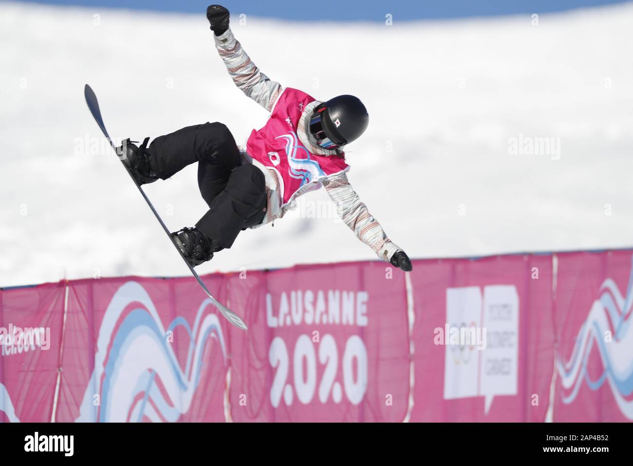 Leysin, Switzerland. 20th Jan, 2020. Japan's Manon Kaji competes during the 3rd Winter Youth Olympic Games Lausanne 2020 Snowboard Women's Halfpipe Semi-final at Leysin Park & Pipe in Leysin, Switzerland, January 20, 2020. Credit: AFLO SPORT/Alamy Live News Stock Photo